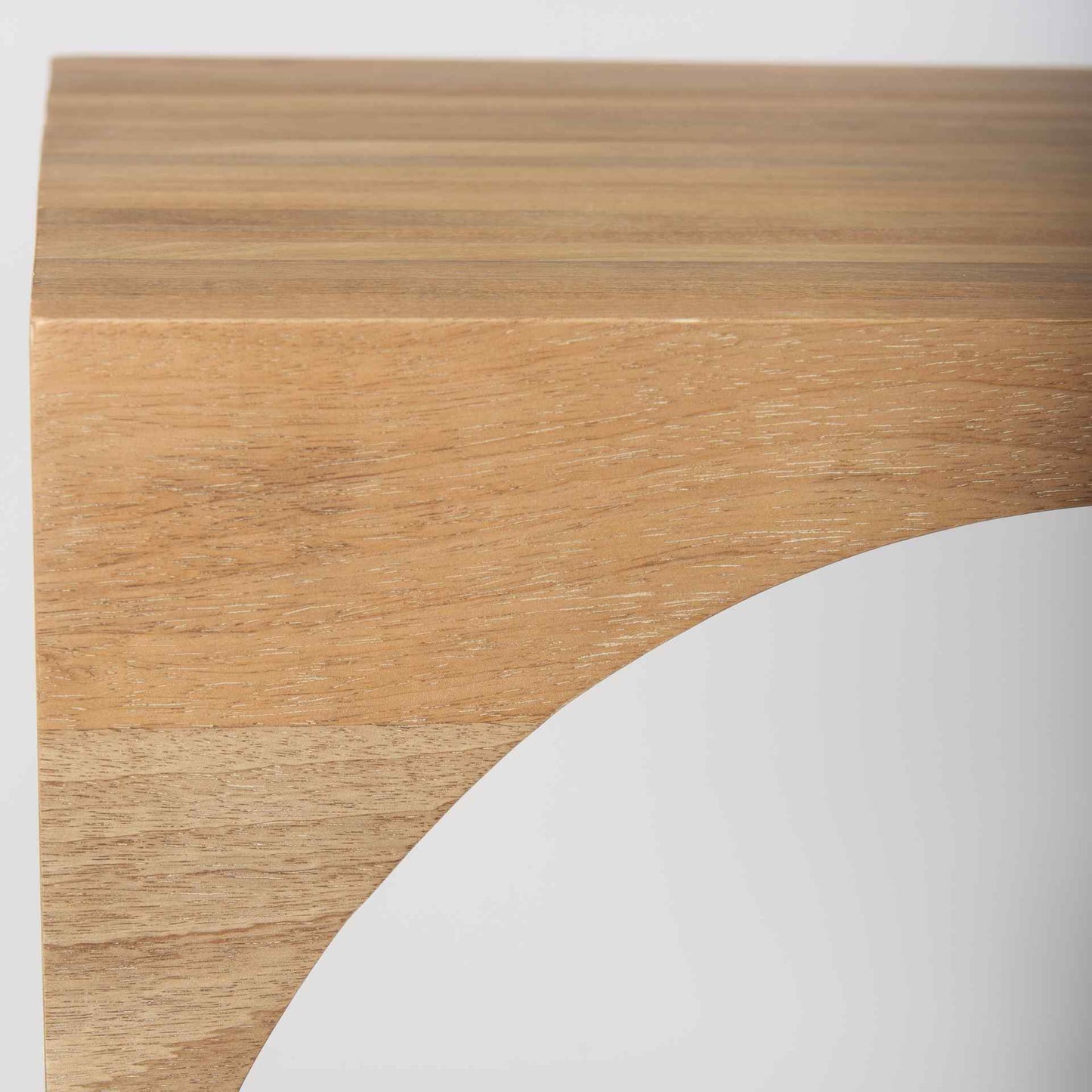 Chloe Cottage Wood Nesting Table (Set of 2)