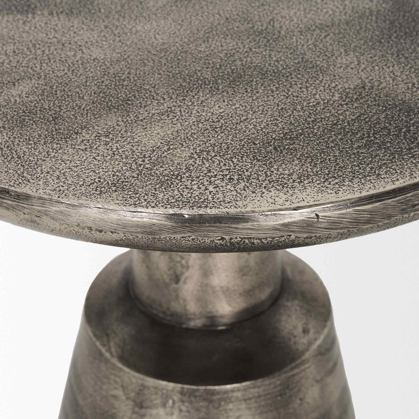 Mercana Bobbi Cast Aluminum Round Accent Table