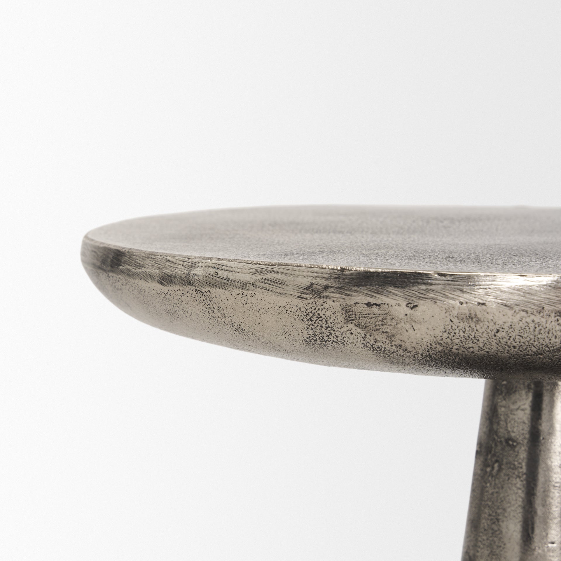 Mercana Bobbi Cast Aluminum Round Accent Table