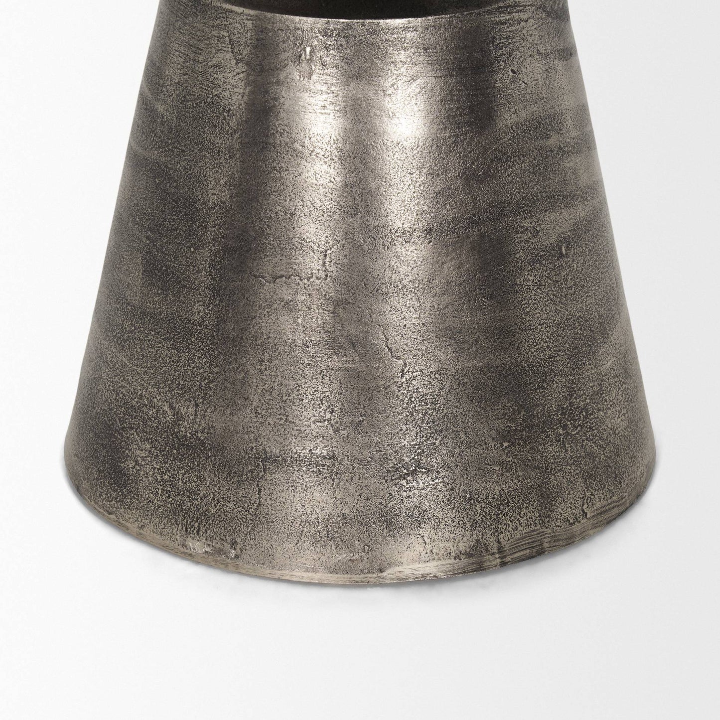 Mercana Bobbi Cast Aluminum Round Accent Table