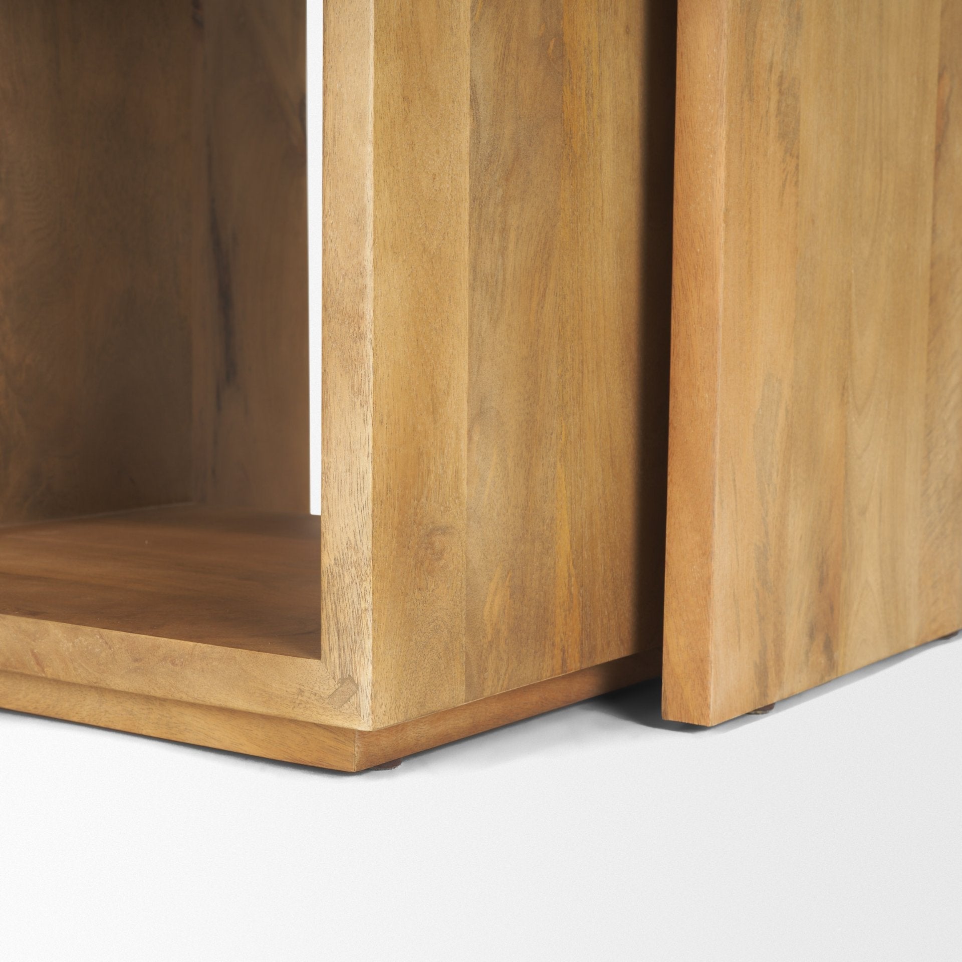Mercana Alanna Wood Nesting Accent Table (Set of 2)