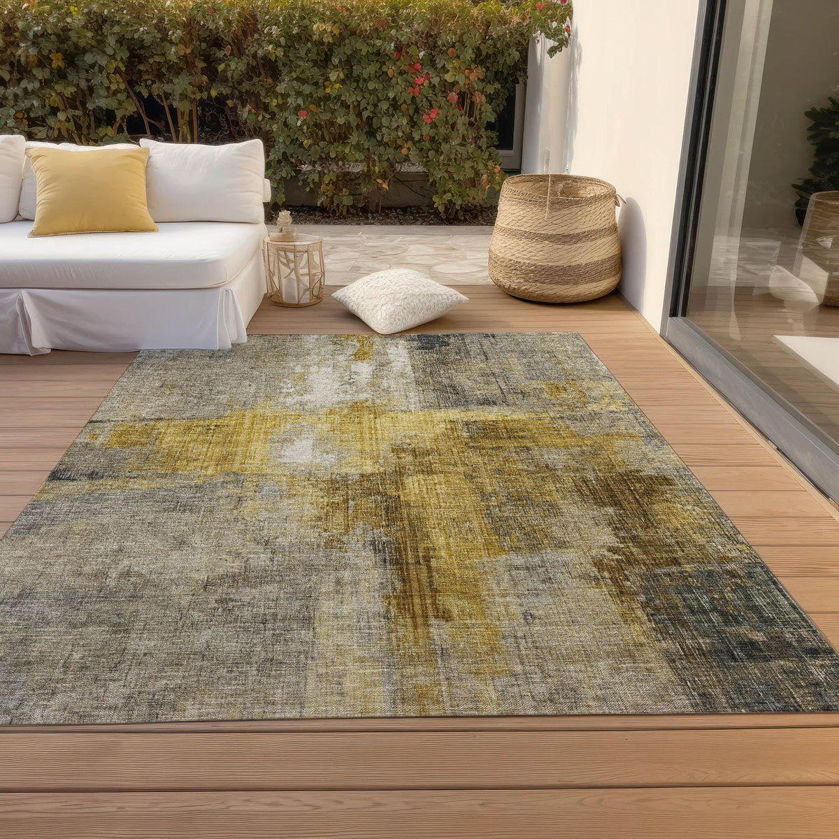 Jaelor Gray Washable Indoor-Outdoor Rug -- gray