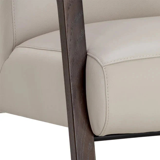 SUNPAN Neymar Lounge Chair Light Grey Leather Wood