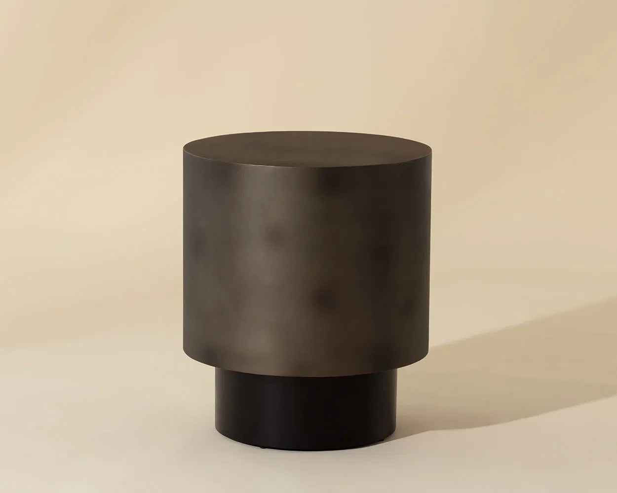 SUNPAN Bernaby Iron Round End Table