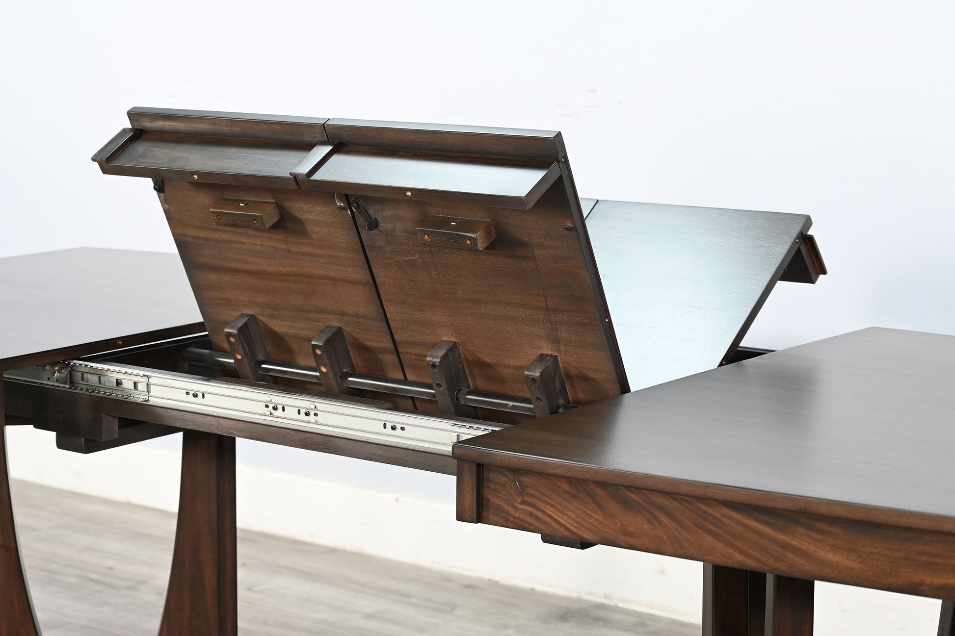 Sunny D Noah Extendable Dining Table