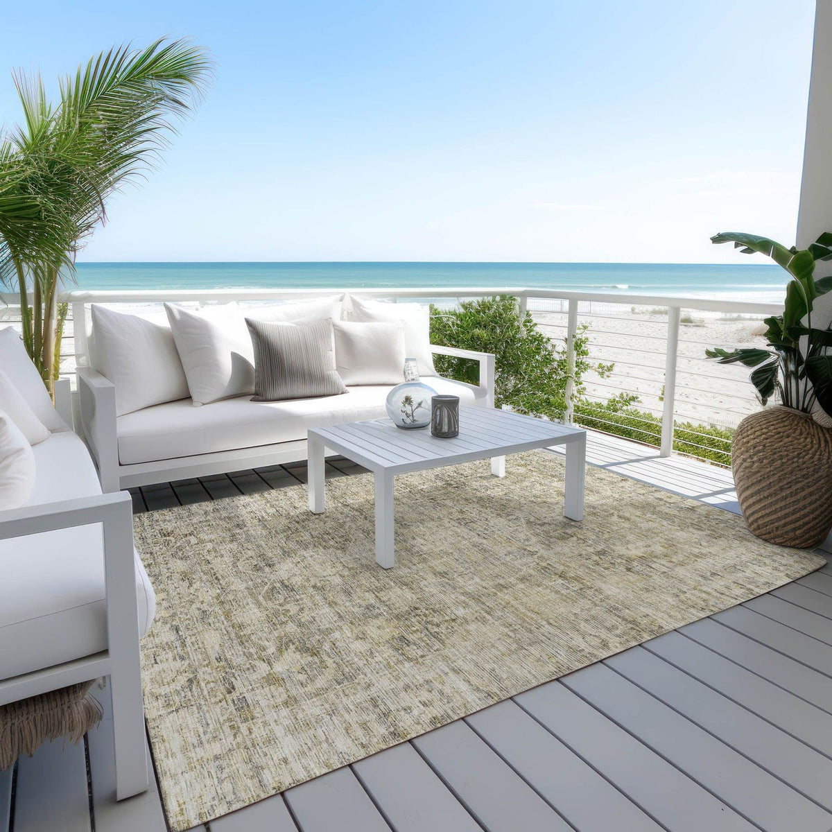 Iriira Gray Washable Indoor-Outdoor Rug -- gray