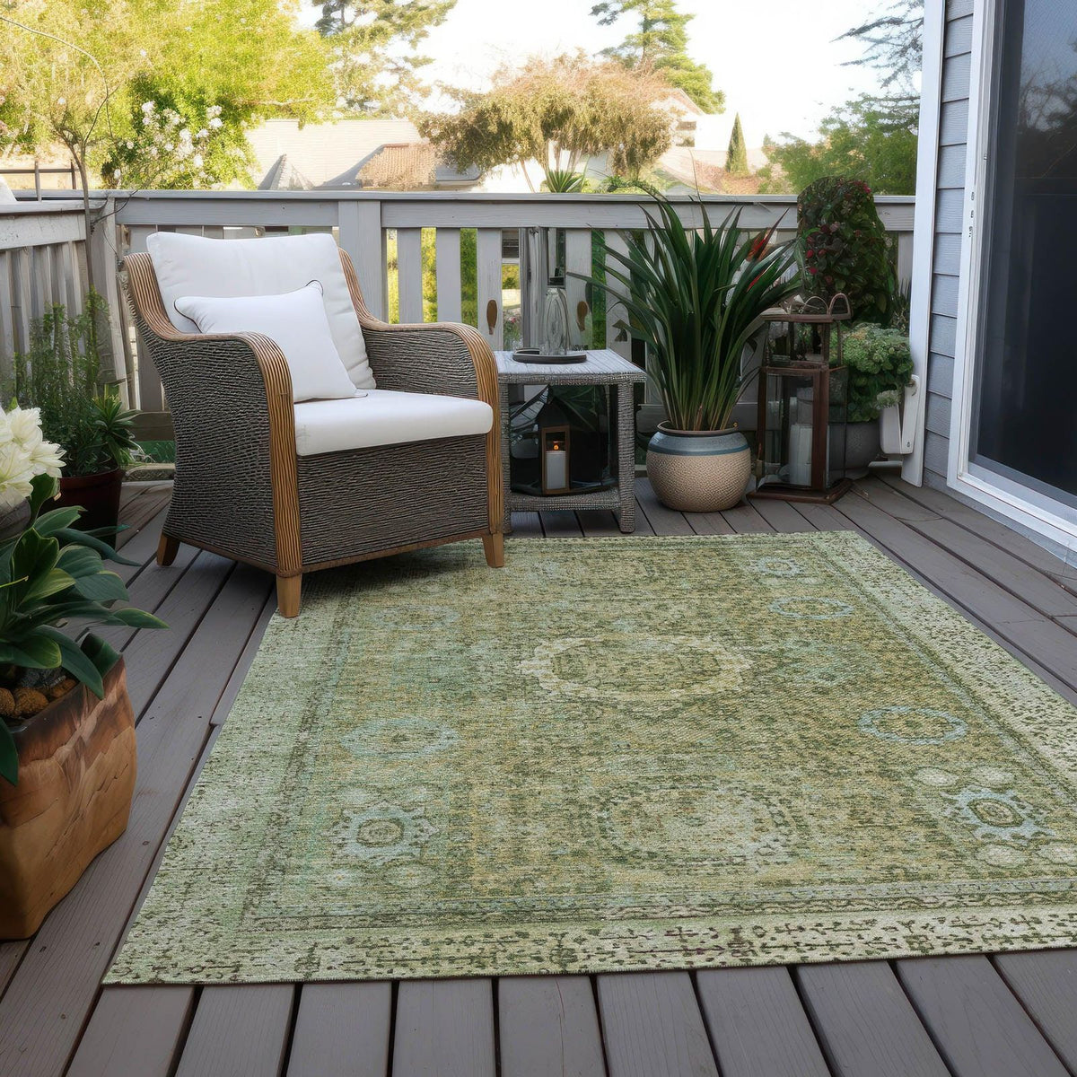 Irias Green Washable Indoor-Outdoor Rug -- green