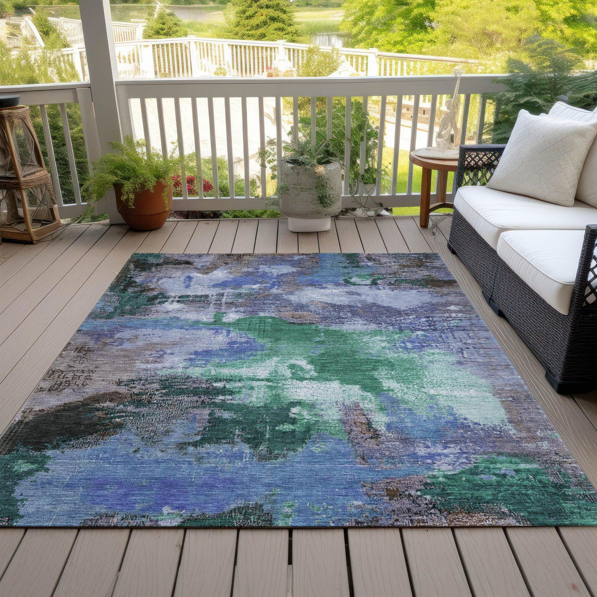 Iriara Green Washable Indoor-Outdoor Rug -- green