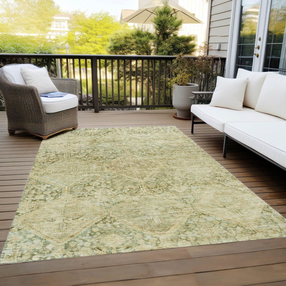 Iriius Green Washable Indoor-Outdoor Rug