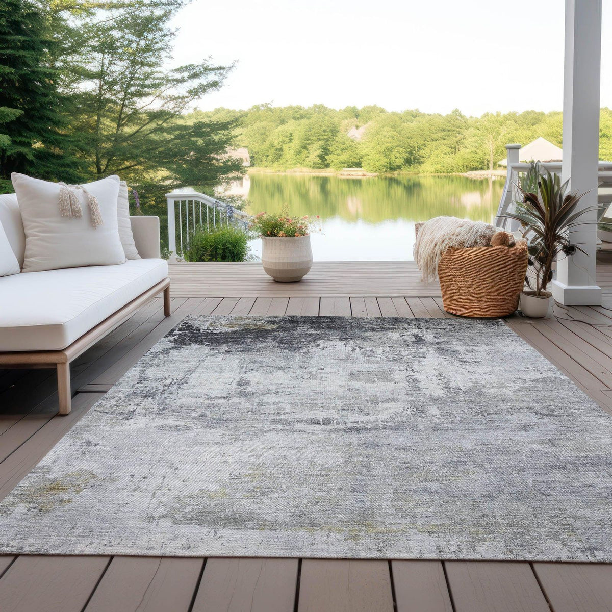 Kaelira Gray Washable Indoor-Outdoor Rug