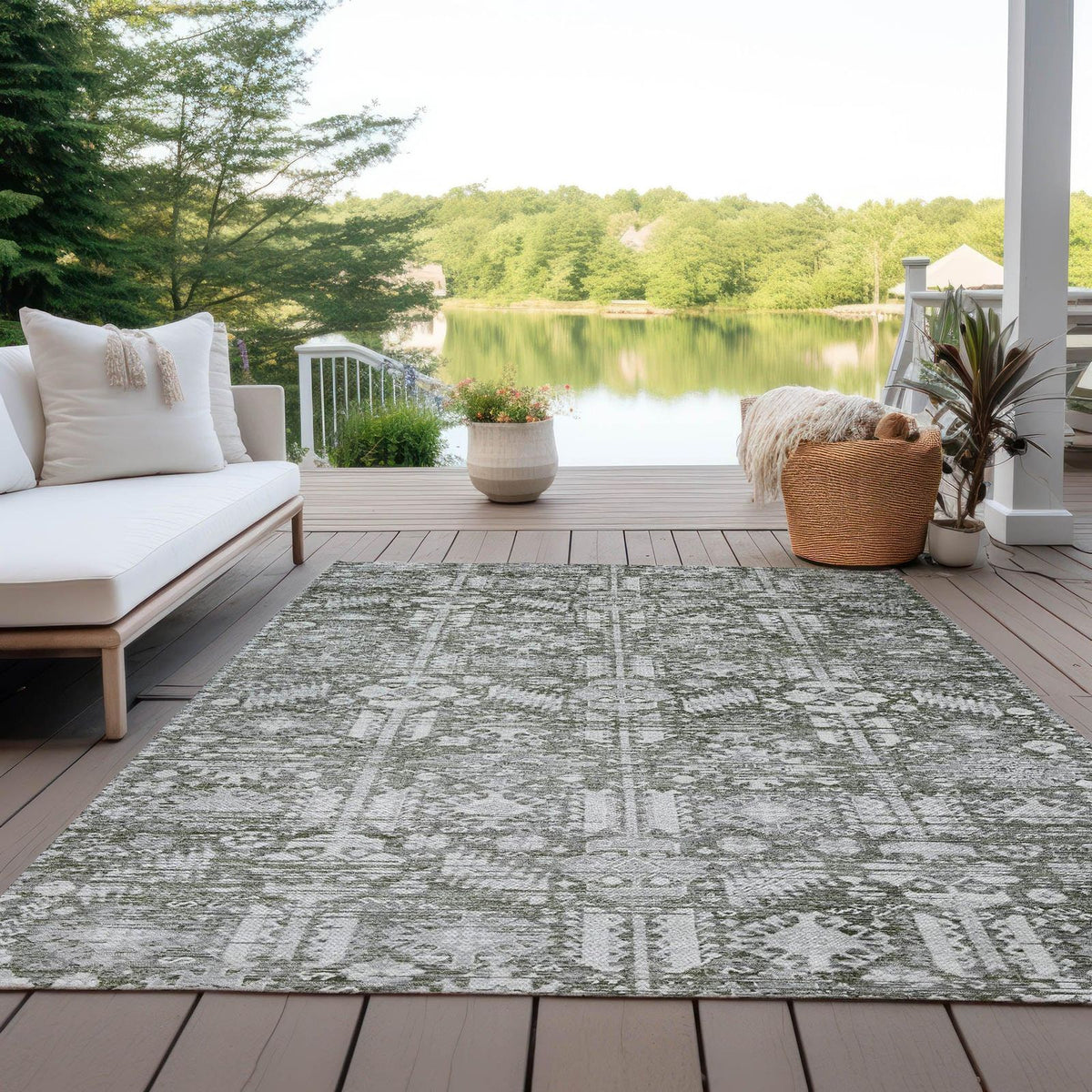 Laearis Gray Washable Indoor-Outdoor Rug -- gray
