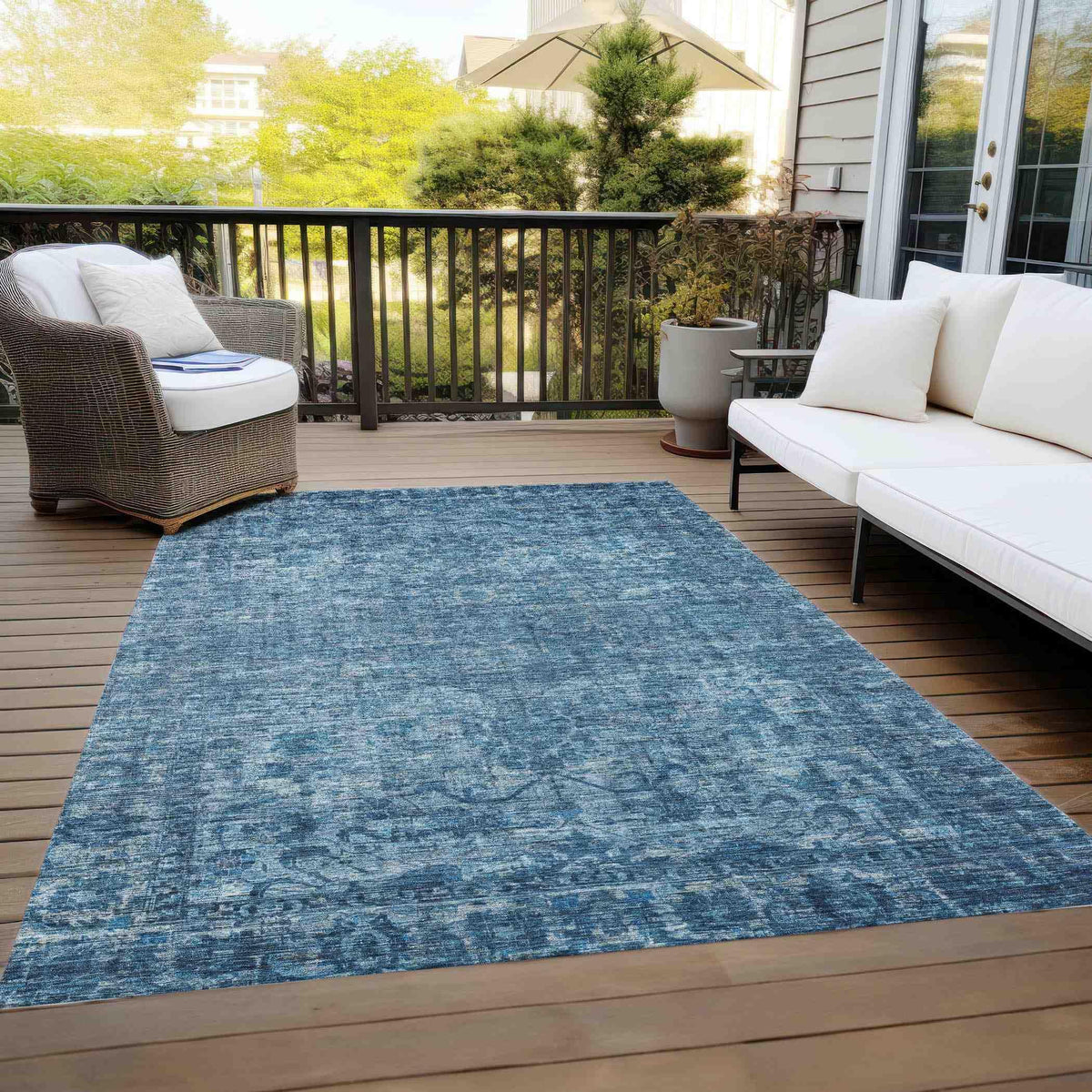Iriira Blue Washable Indoor-Outdoor Rug