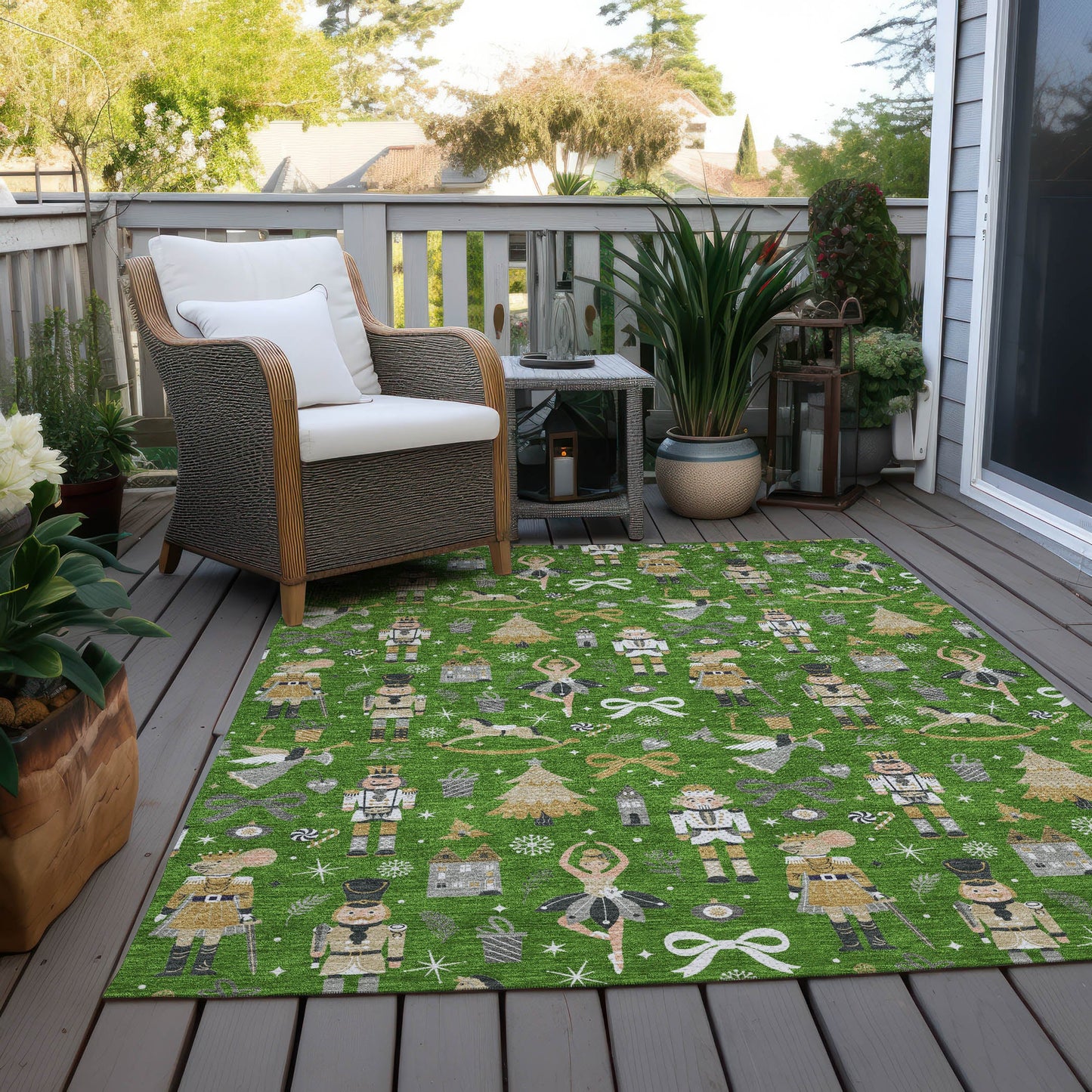 Raeara Green Washable Indoor-Outdoor Rug
