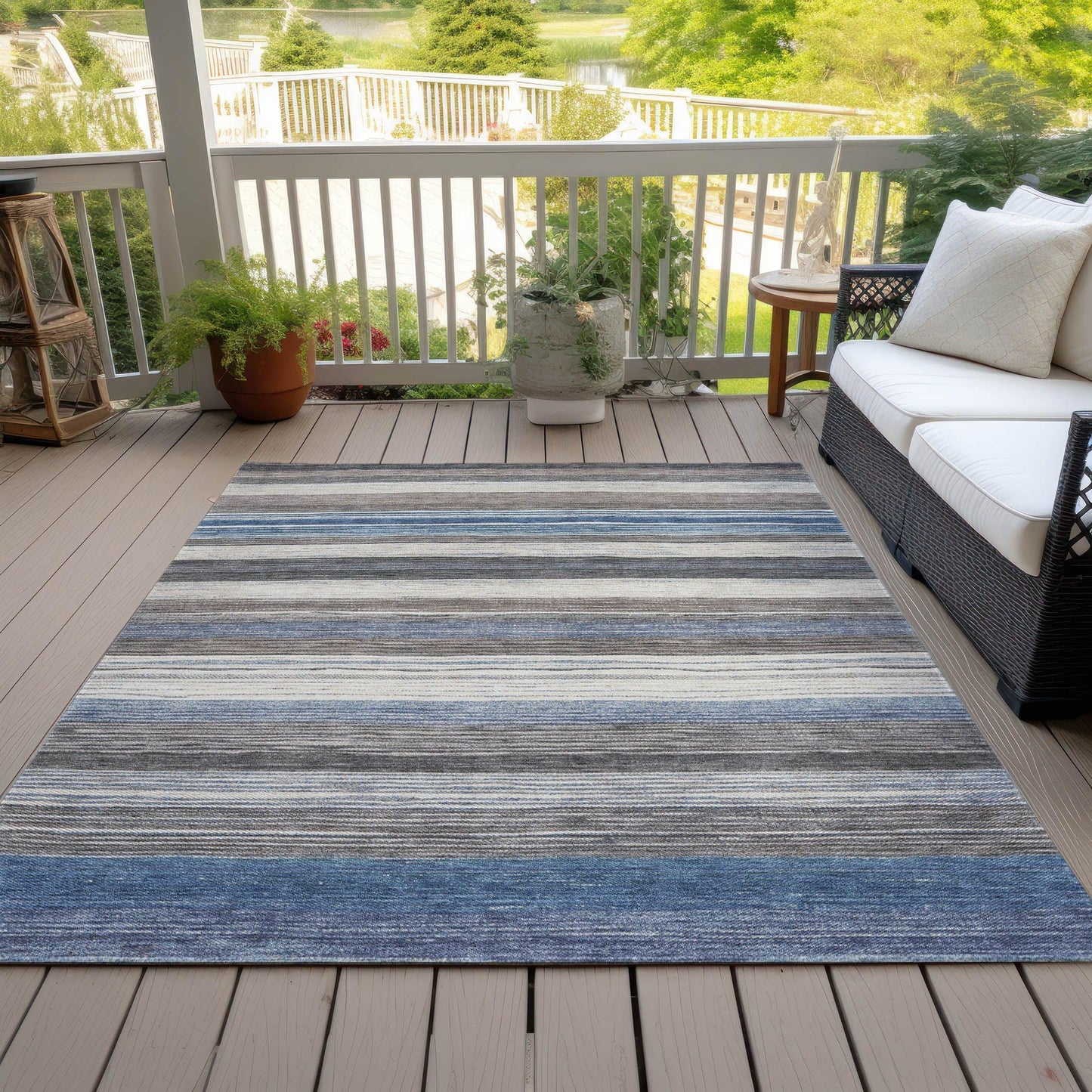 Elyn Denim Washable Indoor-Outdoor Rug
