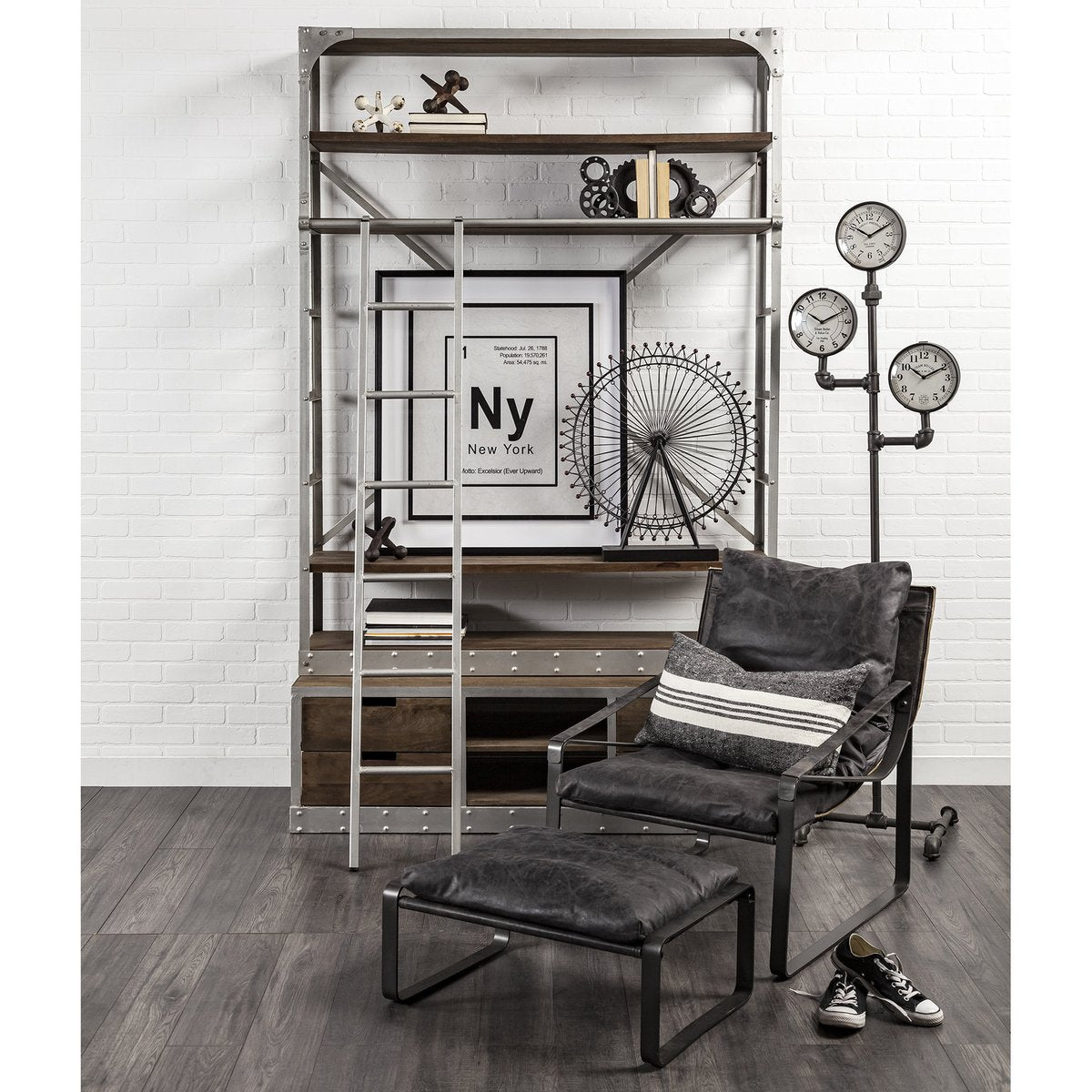 Mercana Hornet Leather Unibody Seat Accent Chair