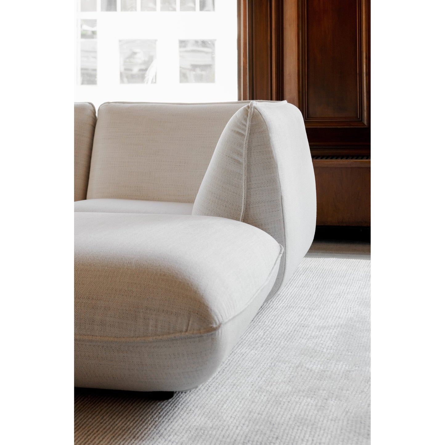 Zeppelin Polyester Upholstered White Corner Chair