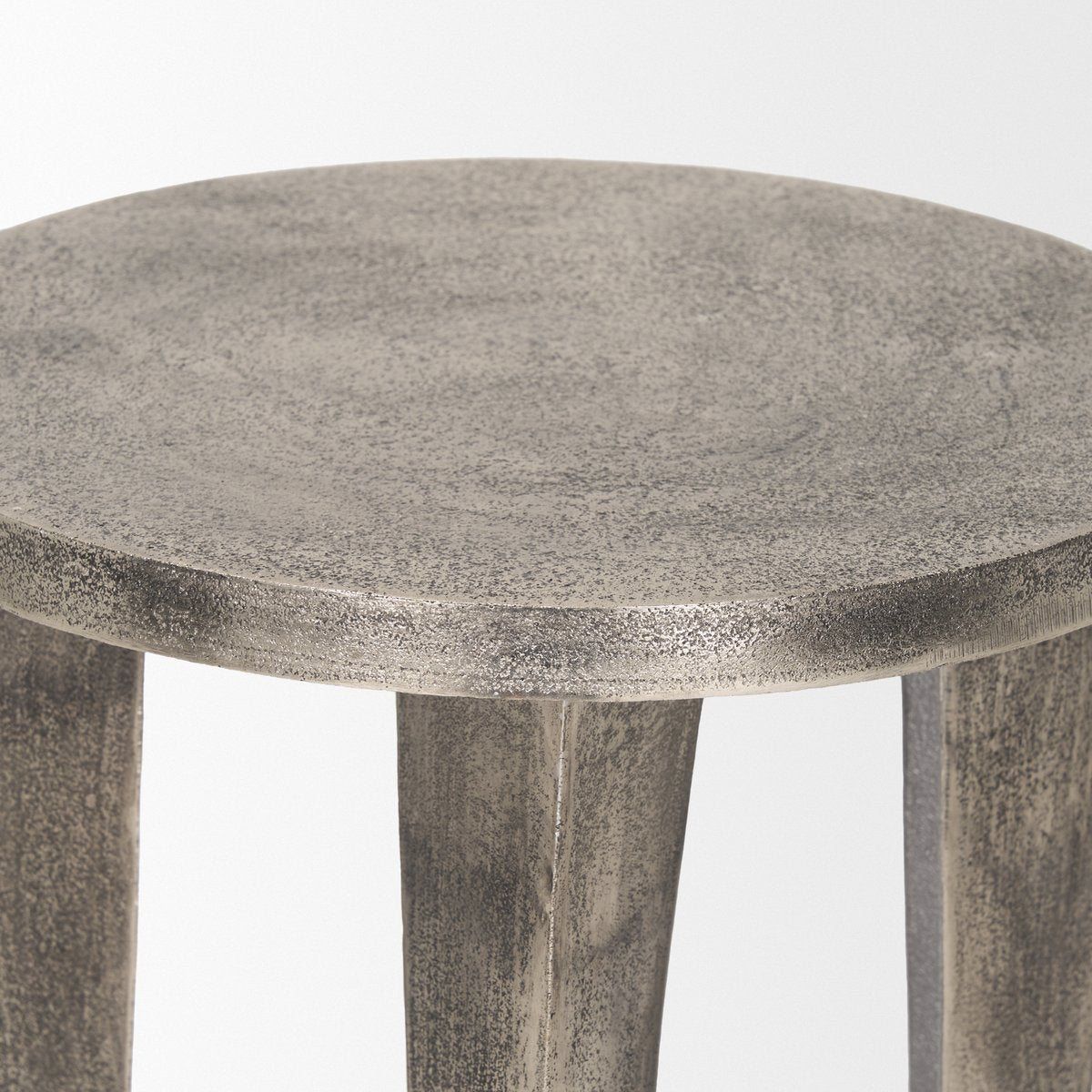 Mercana Maggie Textured Silver Round Accent Table