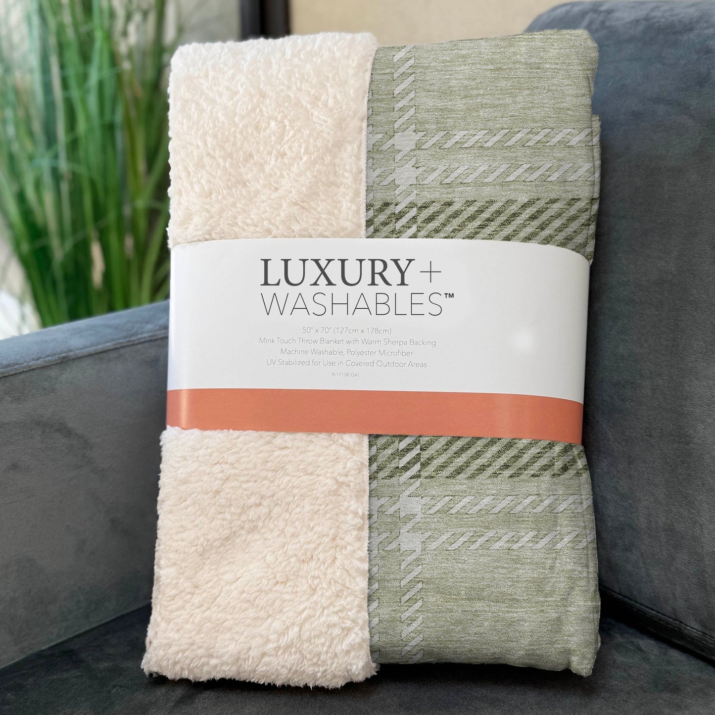 Spiral Whispers Aloe Washable Indoor-Outdoor Rug