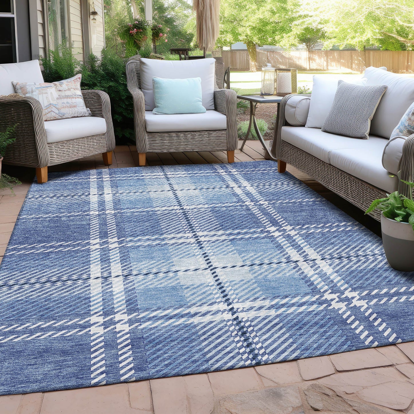 Spiral Whispers Blue Washable Indoor-Outdoor Rug