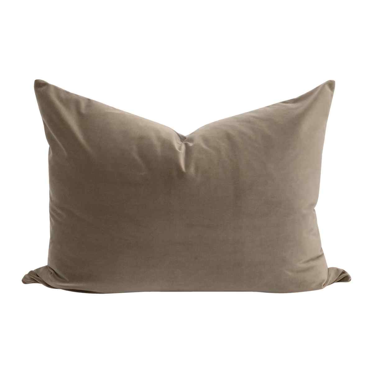 The Basic Performance Fabric Essential Pillow 2PC
