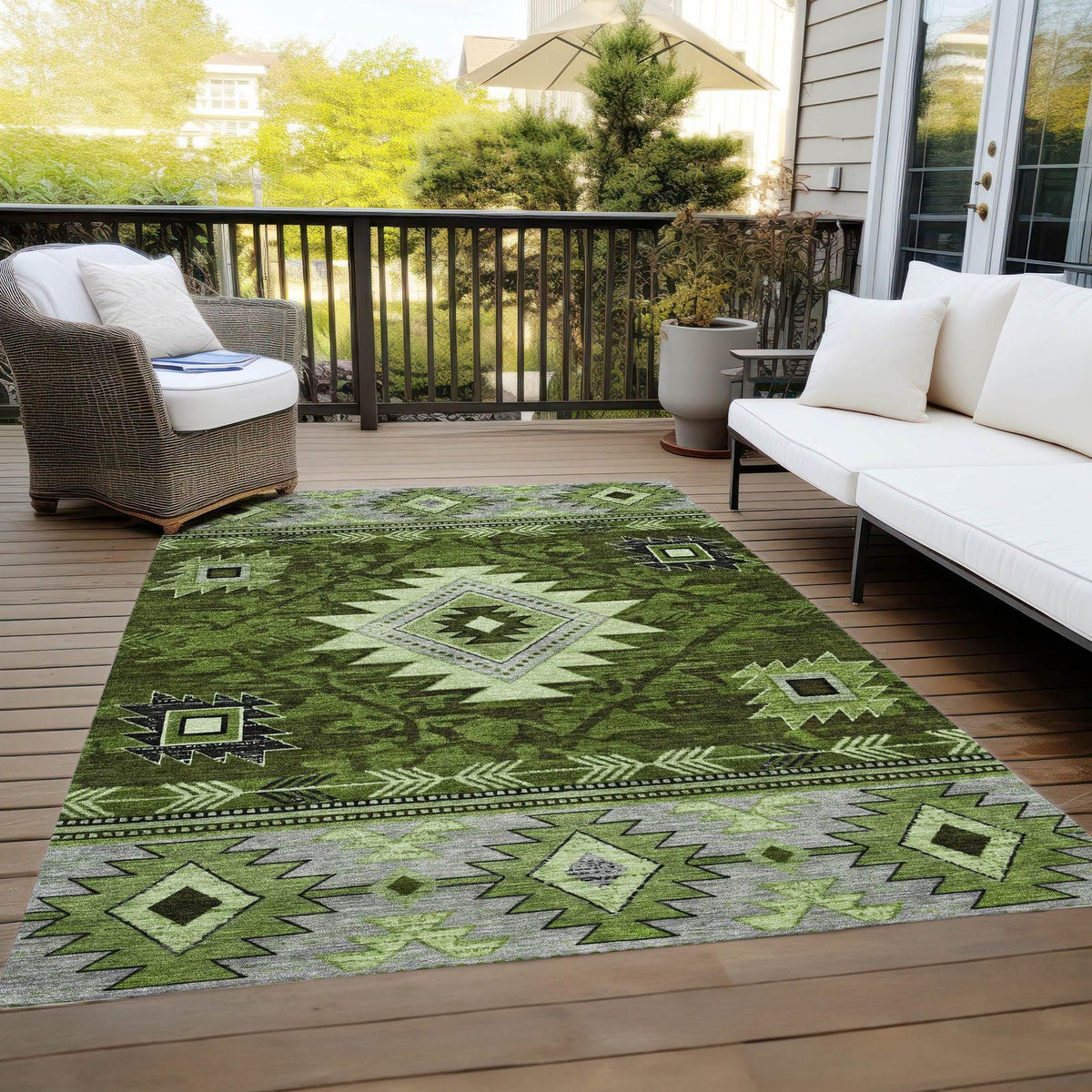 Jaelas Green Washable Indoor-Outdoor Rug