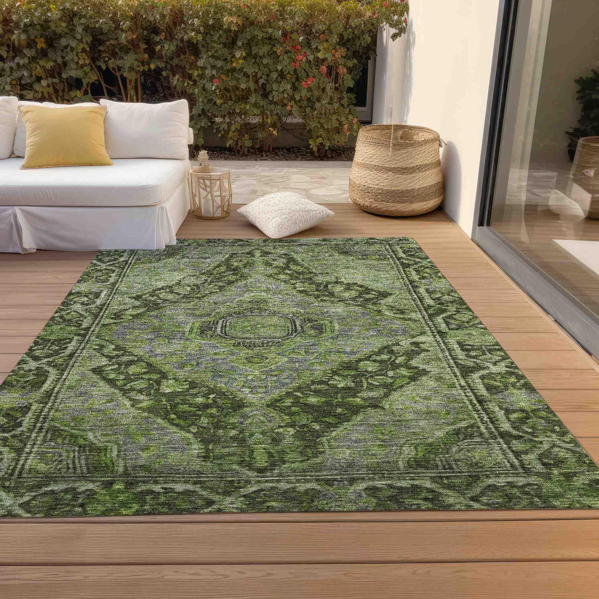 Kaelanor Green Washable Indoor-Outdoor Rug -- green