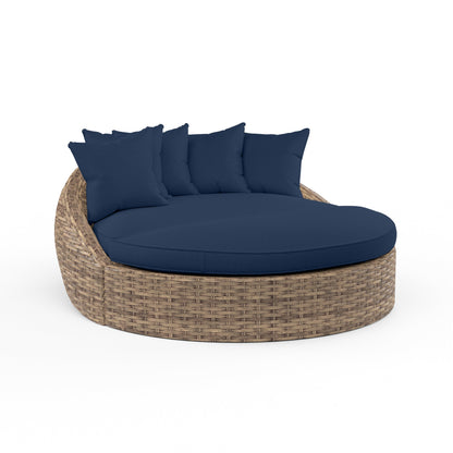 Havana Sunbrella Upholstered Round Outdoor Daybed