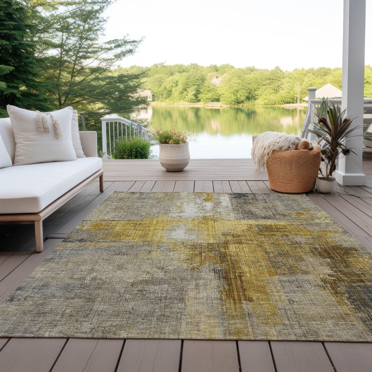 Jaelor Gray Washable Indoor-Outdoor Rug