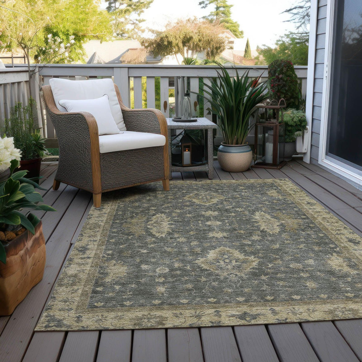 Iriaris Gray Washable Indoor-Outdoor Rug -- gray