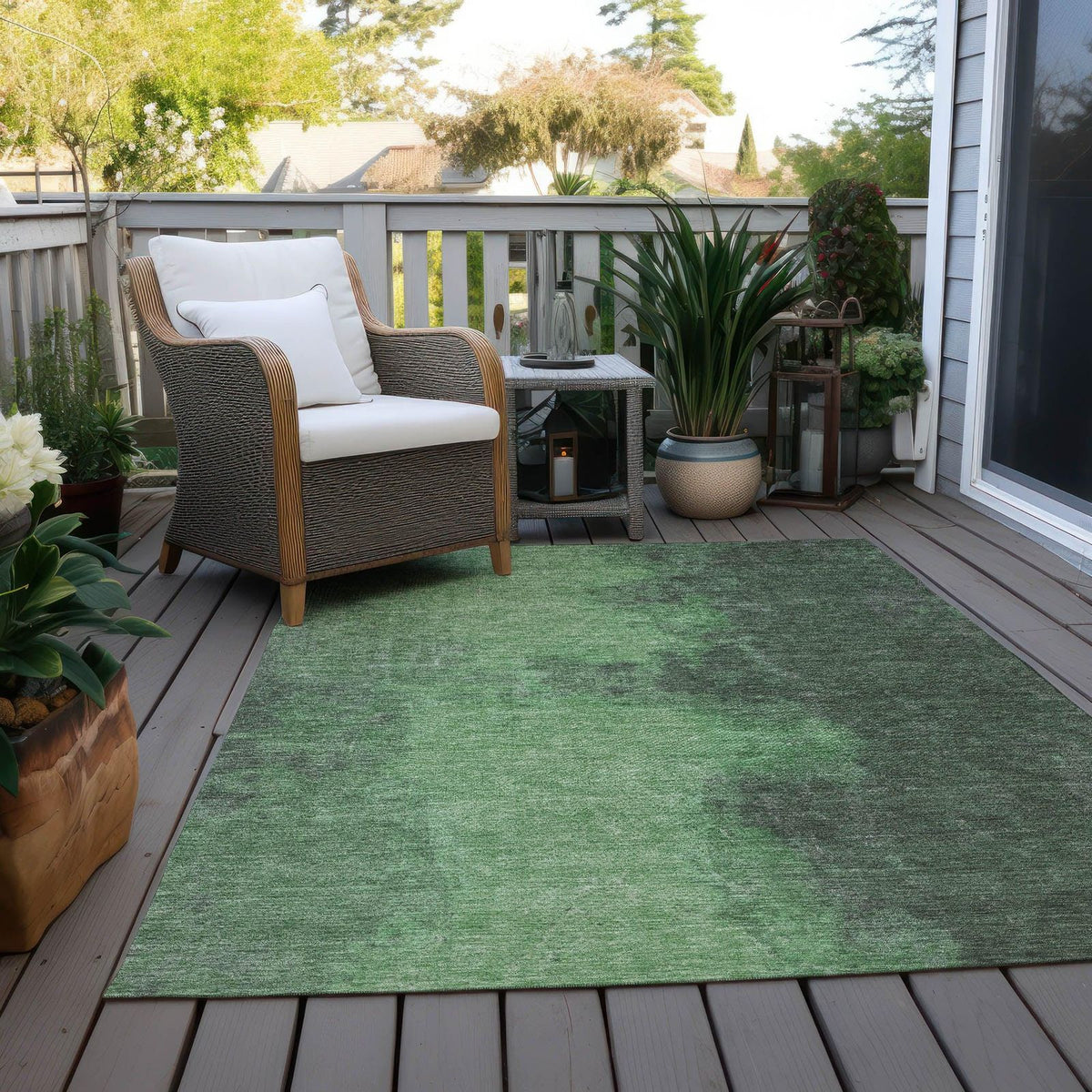 Iriion Green Washable Indoor-Outdoor Rug -- green