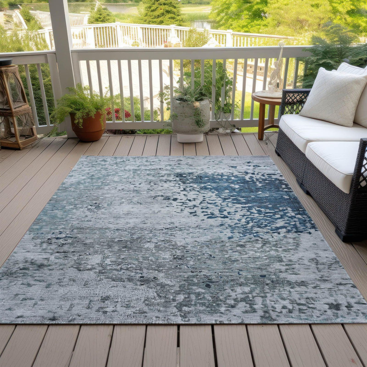 Iriain Denim Washable Indoor-Outdoor Rug