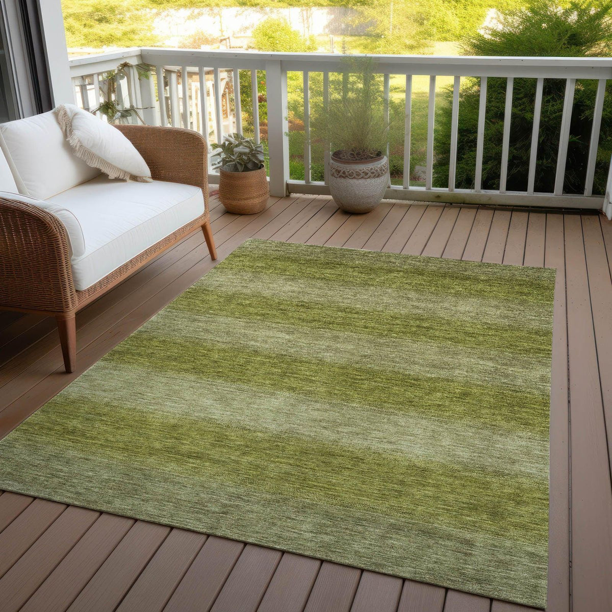 Haelius Green Washable Indoor-Outdoor Rug -- green