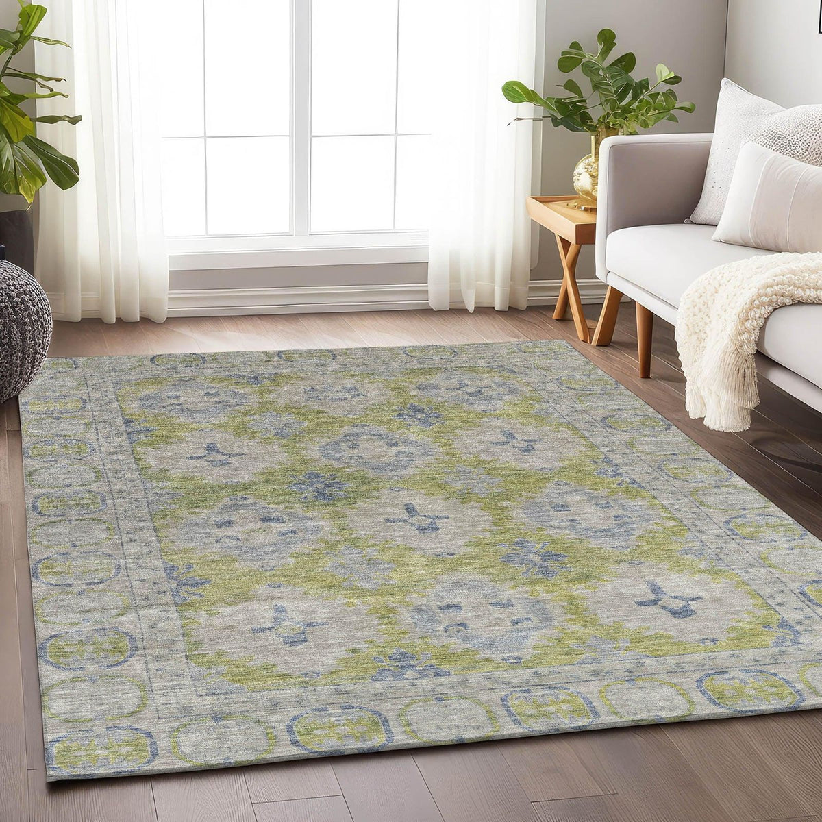 Jaelora Green Washable Indoor-Outdoor Rug -- green