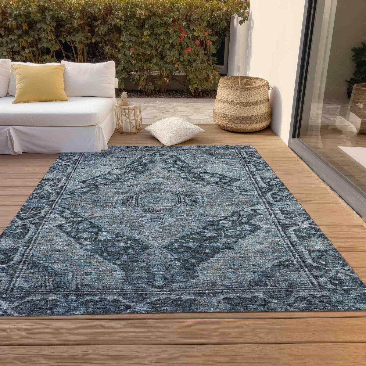 Kaelanor Navy Washable Indoor-Outdoor Rug