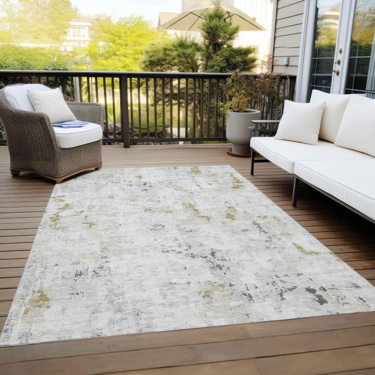 Jaelaris Ivory Washable Indoor-Outdoor Rug