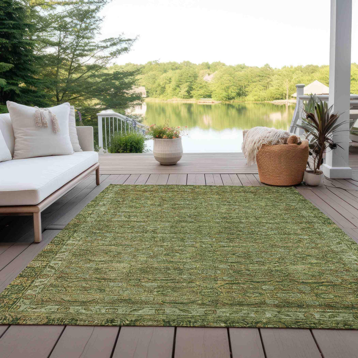 Kaelara Green Washable Indoor-Outdoor Rug -- green