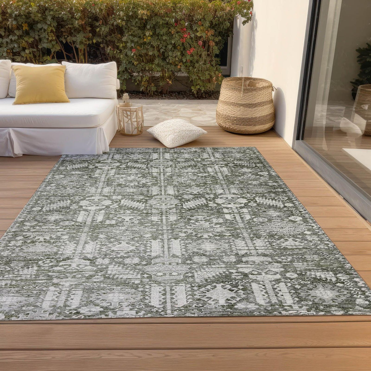Laearis Gray Washable Indoor-Outdoor Rug