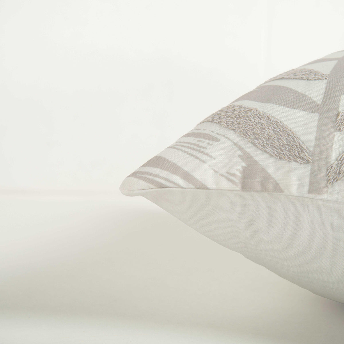 LOOMLAN Botanical Ivory Outdoor Throw Pillows