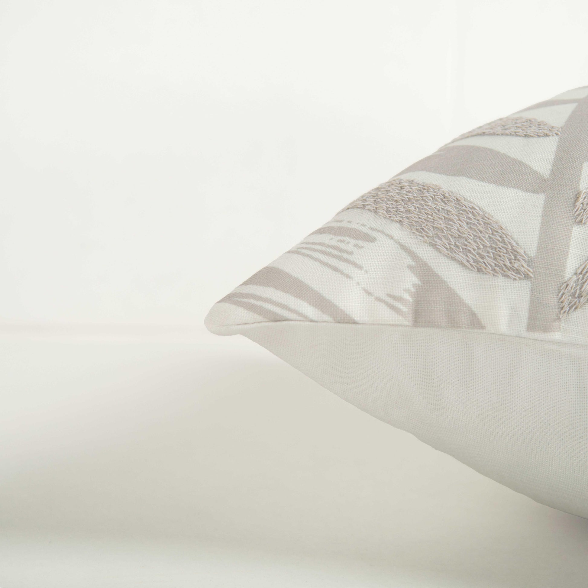 LOOMLAN Botanical Ivory Outdoor Throw Pillows