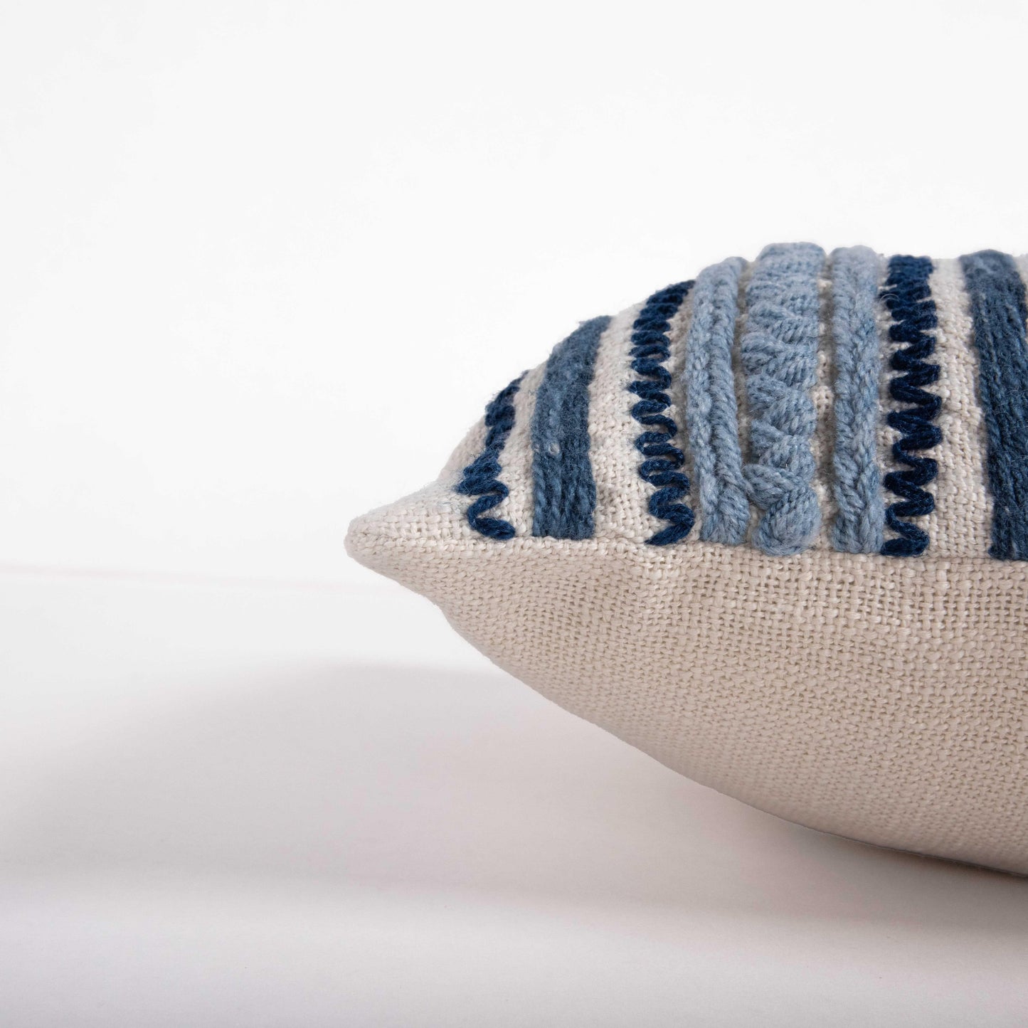 LOOMLAN Danny Outdoor Lumbar Pillow