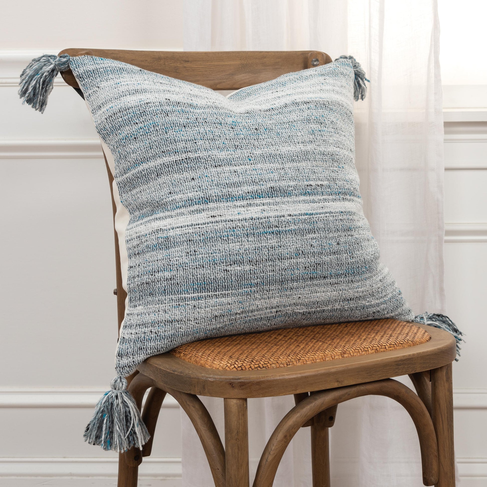 LOOMLAN Evan Boho Outdoor Throw Pillow