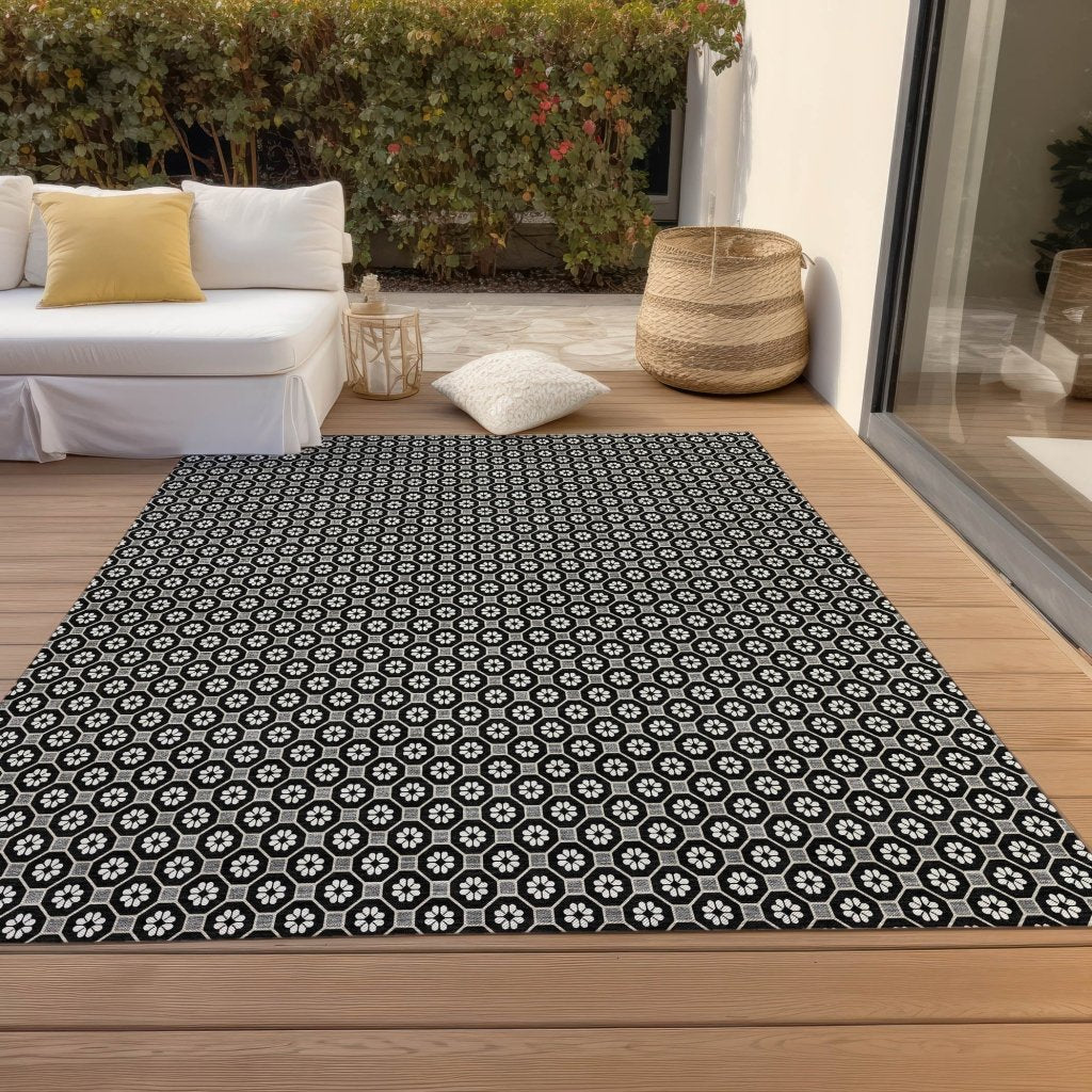 LOOMLAN Rugs Luthira Black Washable Indoor-Outdoor Rug