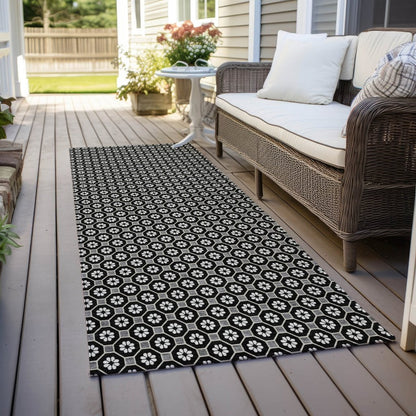 LOOMLAN Rugs Luthira Black Washable Indoor-Outdoor Rug
