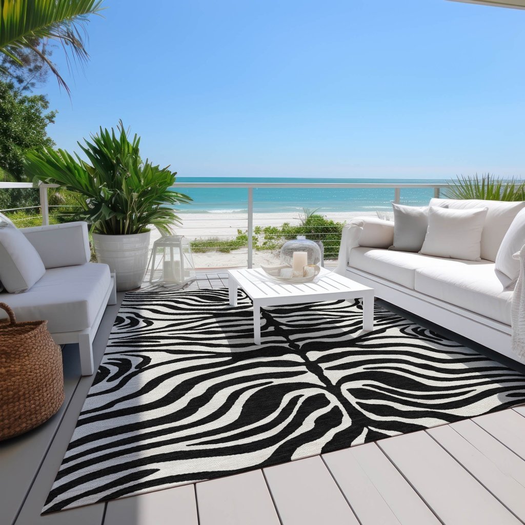 LOOMLAN Rugs Solstice Black Washable Indoor-Outdoor Rug