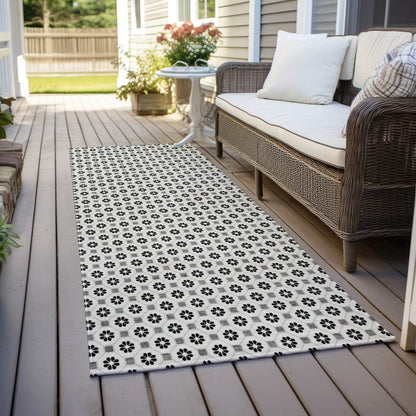 LOOMLAN Rugs Symara Ivory Washable Indoor-Outdoor Rug